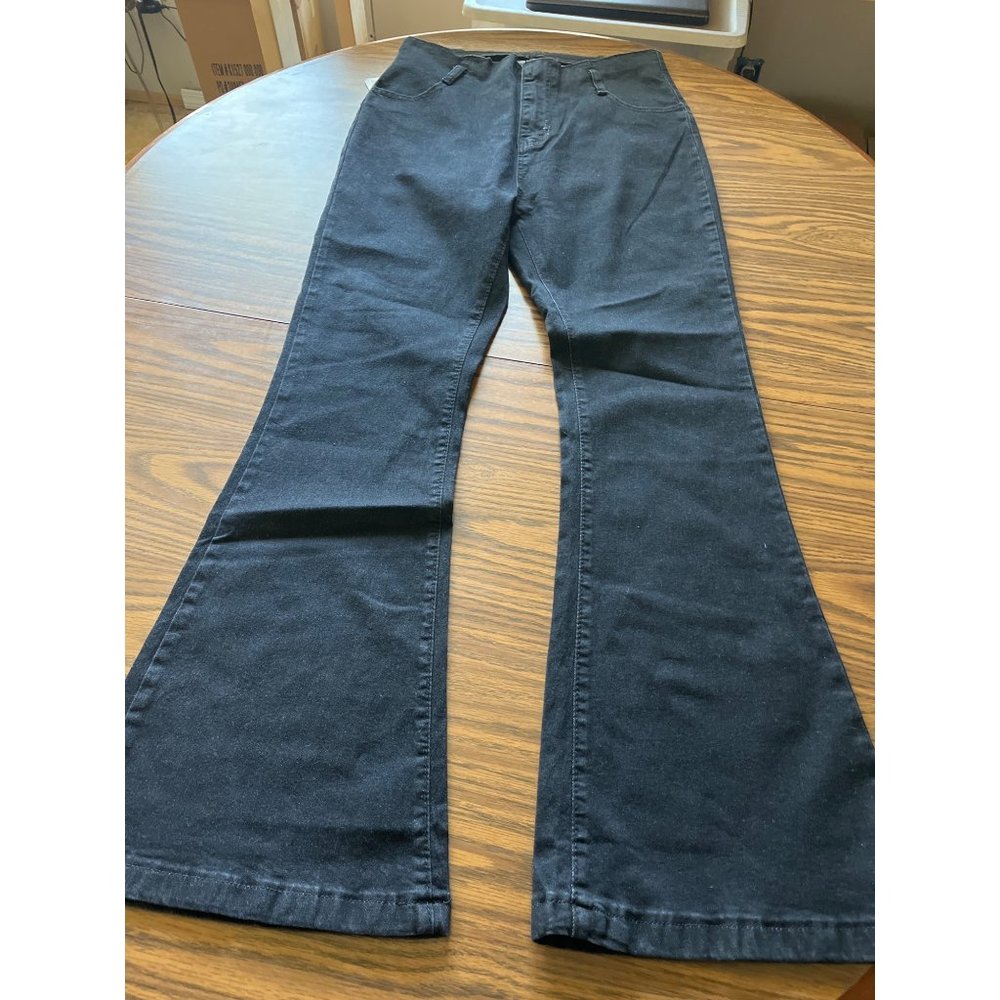 Color 3 Collections woman’s zip front black bell bottoms size XXL